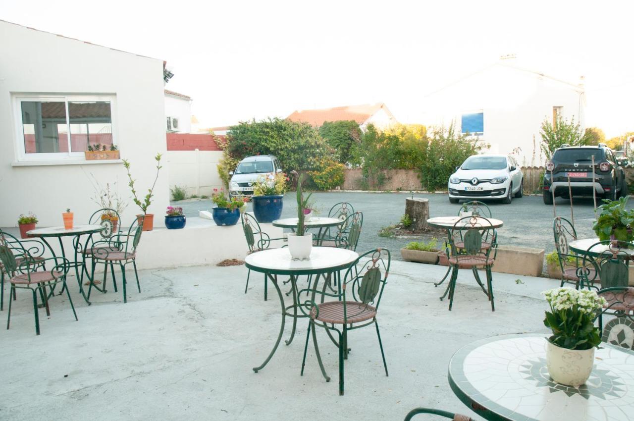 Hotel Les Rosiers La Rochelle  Eksteriør billede